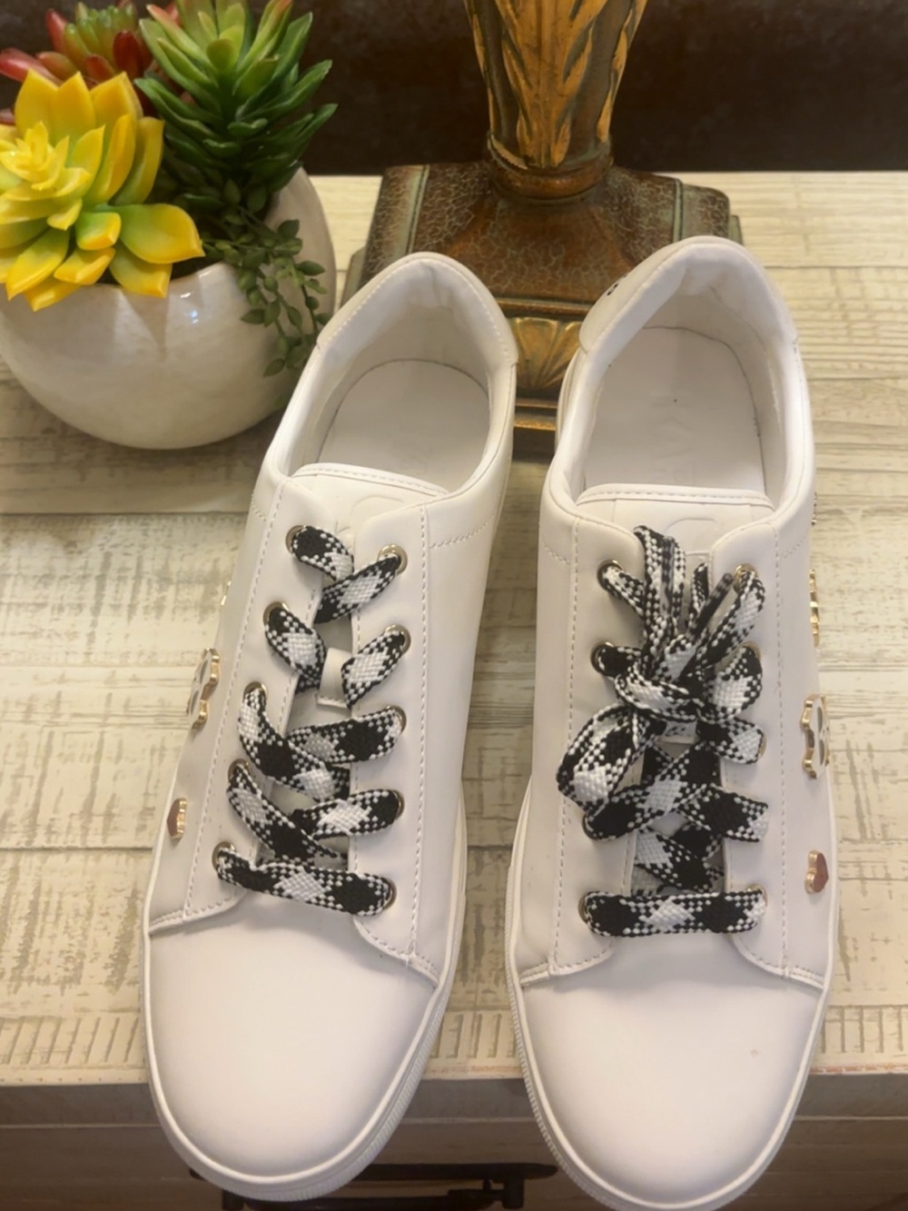 Like New ~ Karl Lagerfeld White Women's Leather Sneakers with Black Check Laces
